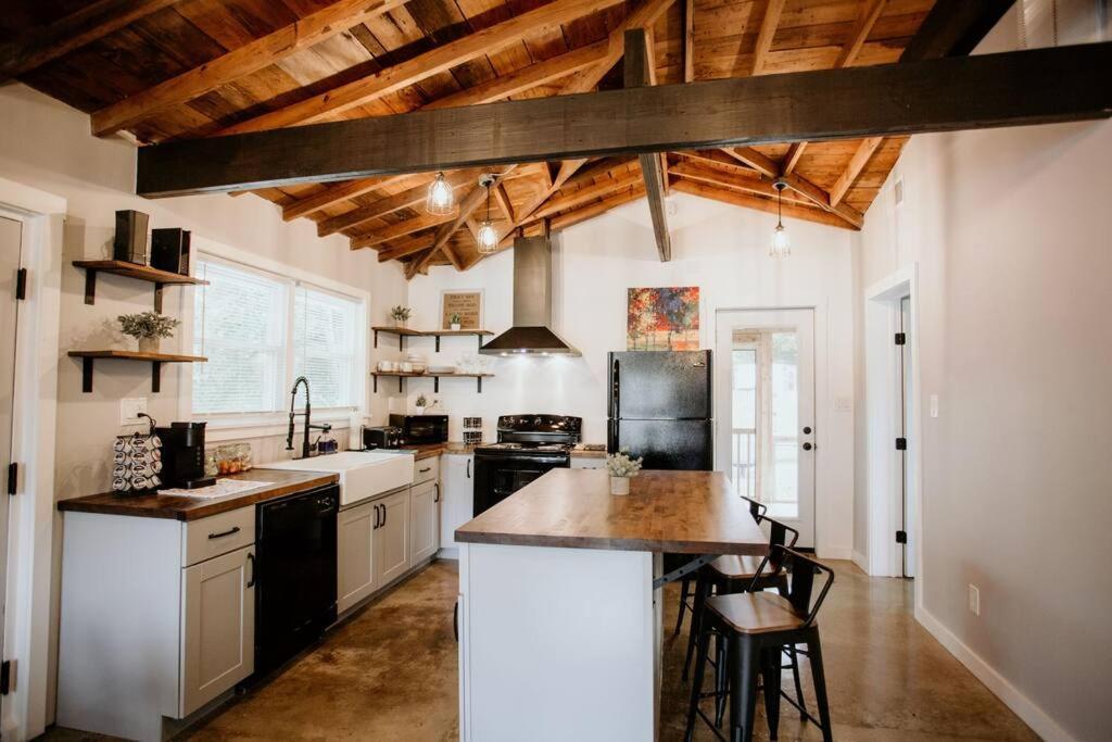 Vila The Turquoise Door Modern Rustic In Town Of Lexington Exteriér fotografie