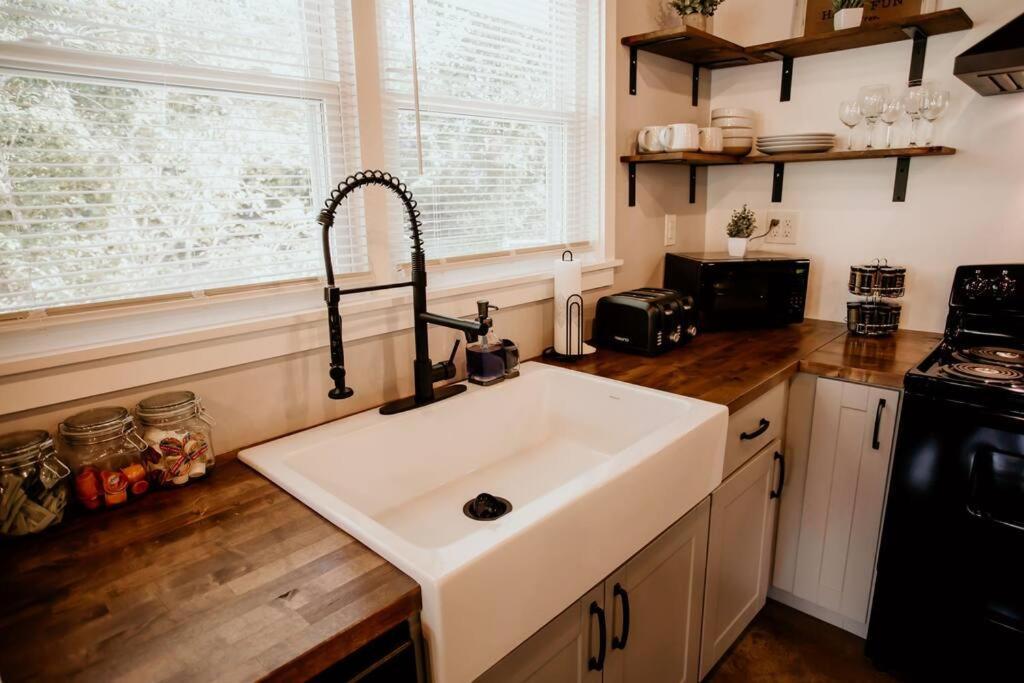 Vila The Turquoise Door Modern Rustic In Town Of Lexington Exteriér fotografie