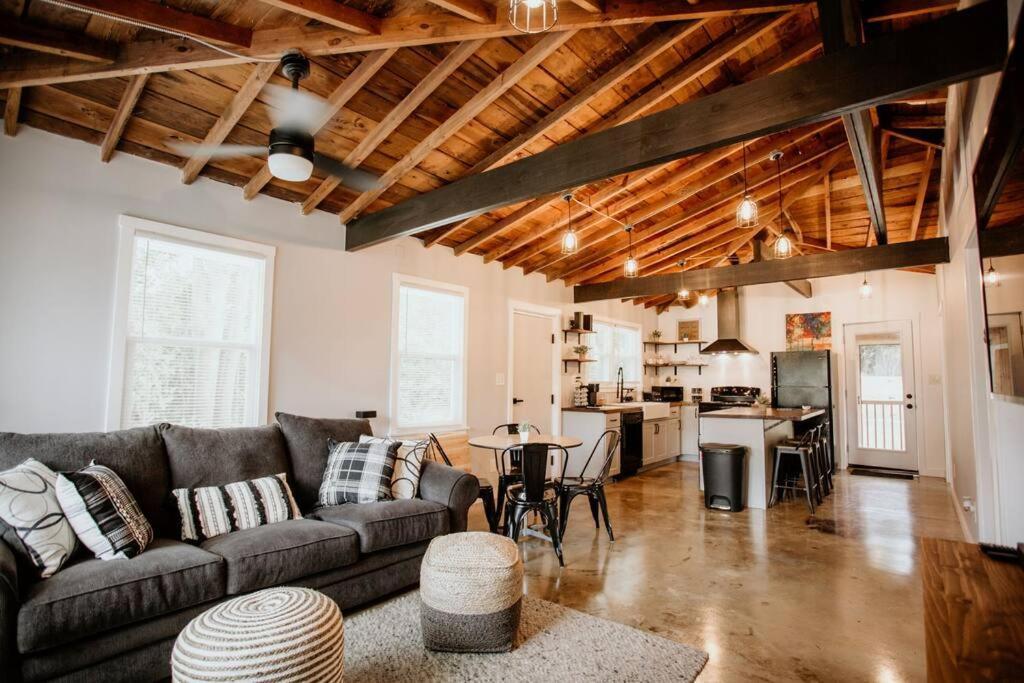 Vila The Turquoise Door Modern Rustic In Town Of Lexington Exteriér fotografie